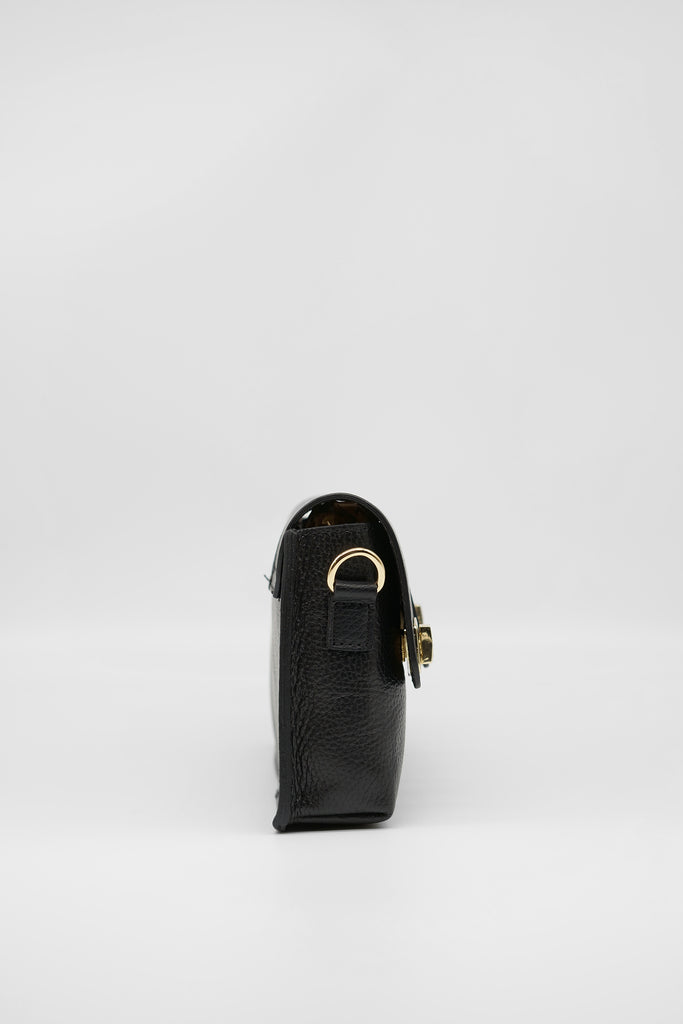 Crossbody-Bag MARINA aus genarbtem Leder in schwarz