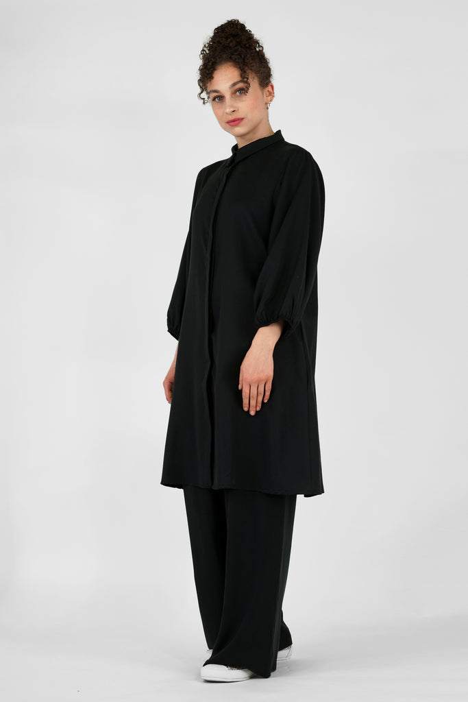 Kleid in A-Linie aus fliessender Tencel-Qualität in schwarz