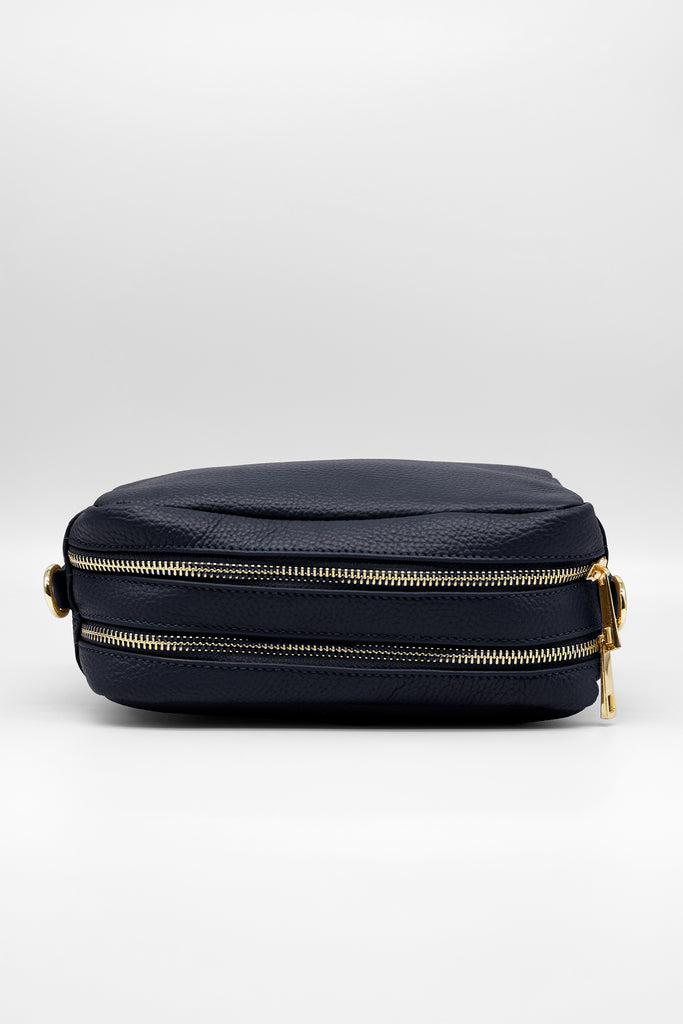 Crossbody-Bag ALIA aus genarbtem Leder in dunkelblau