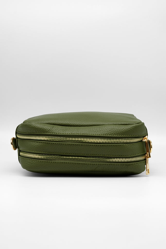 Crossbody-Bag ALIA aus genarbtem Leder in olivgrün