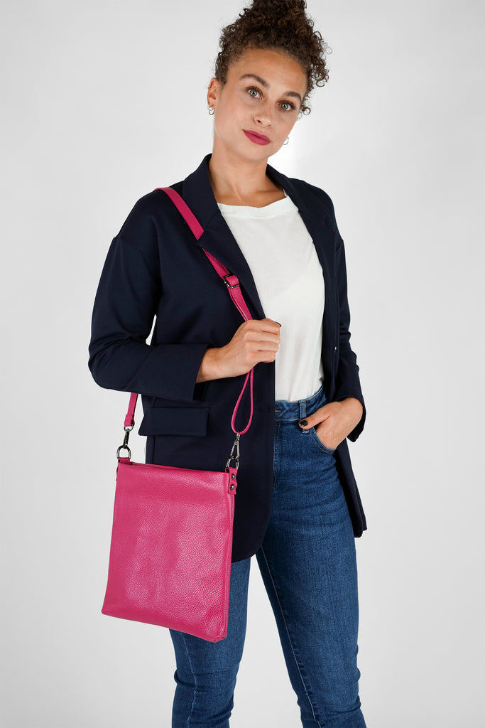 Crossbody-Bag HELENA aus genarbtem Leder in pink