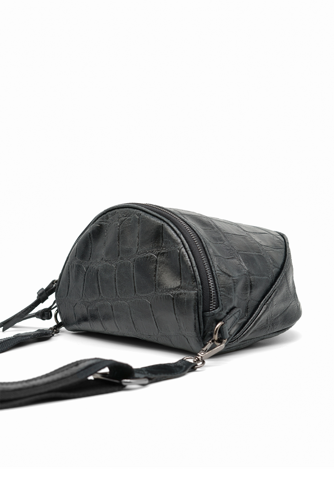 Crossbody-Bag KENNY aus genarbtem Leder mit Kroko-Prägung in schwarz
