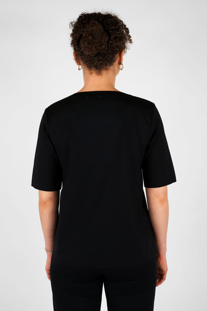 Basic Shirt aus Viskose-Mix-Qualität in schwarz